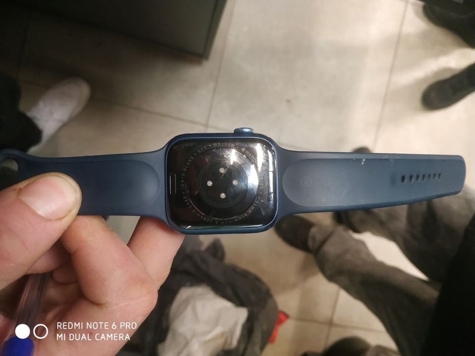 Продам Apple Watch 7