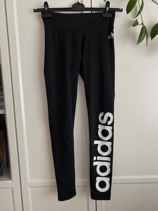 Legginsy adidas czarne z napisem