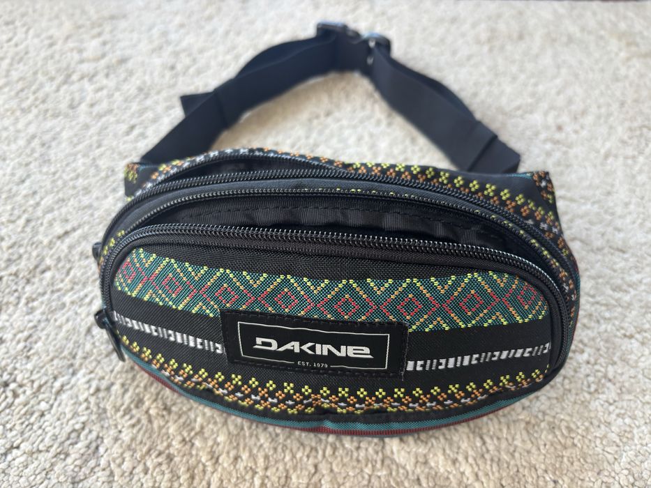 Nerka saszetka sportowa Dakine