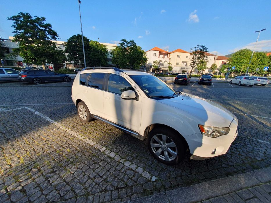 Mitsubishi Outlander 2.2 DI-D Instyle - COMPLETO