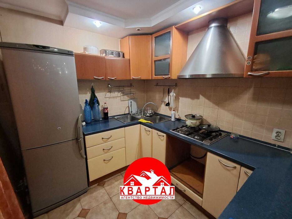 Продается 2-х комн. студия, р-н пл. Запорожская, недалеко от проспекта