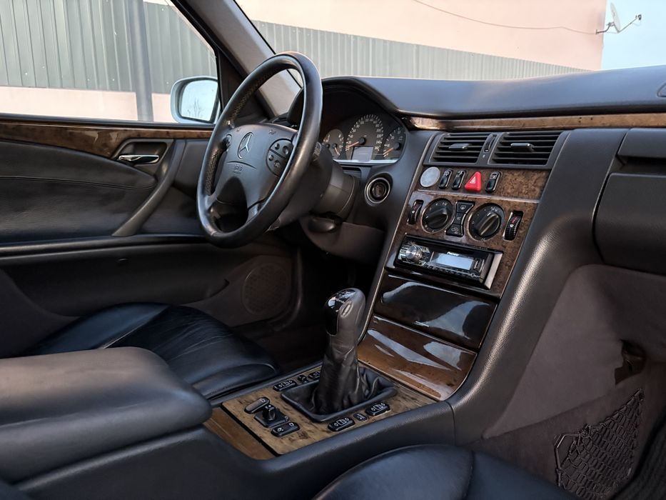 Mercedes-benz  E-240  Gasolina Avantgarde