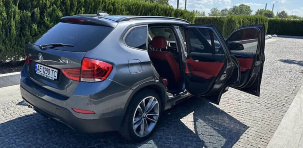 Автомобіль BMW x1