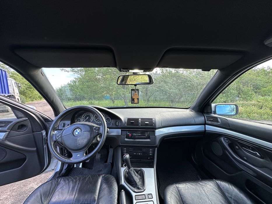 Продам BMW e39 523i