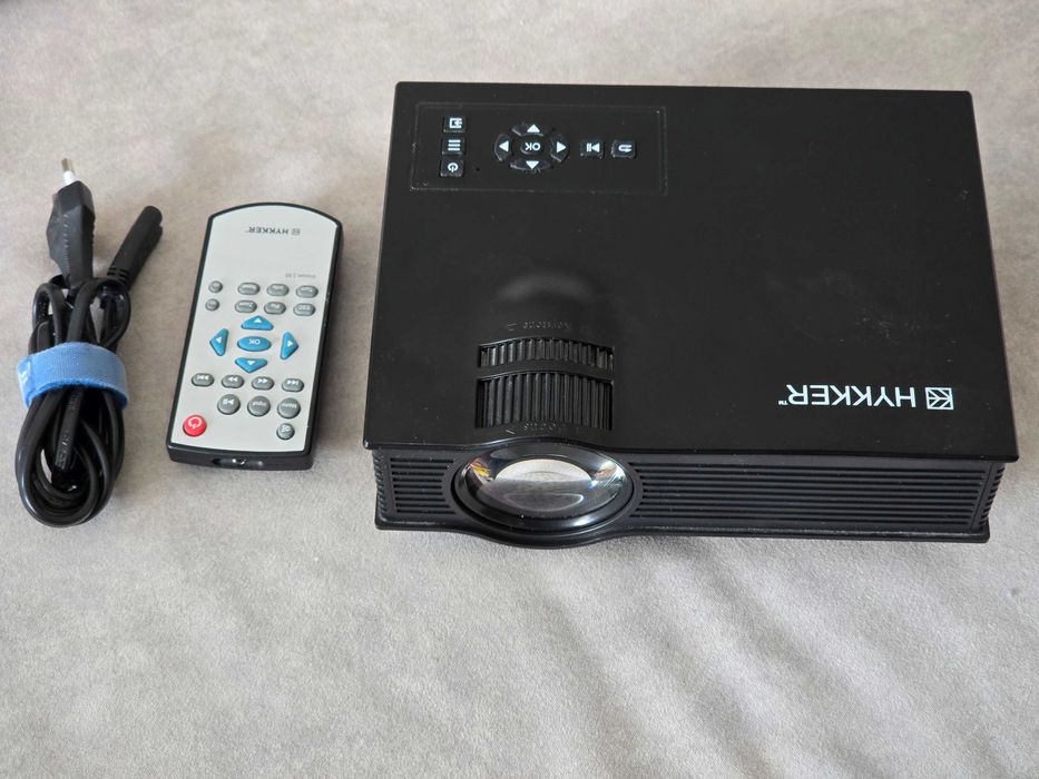 Projektor rzutnik Hykker Vision 130 + pilot i kabel – w pełni sprawny