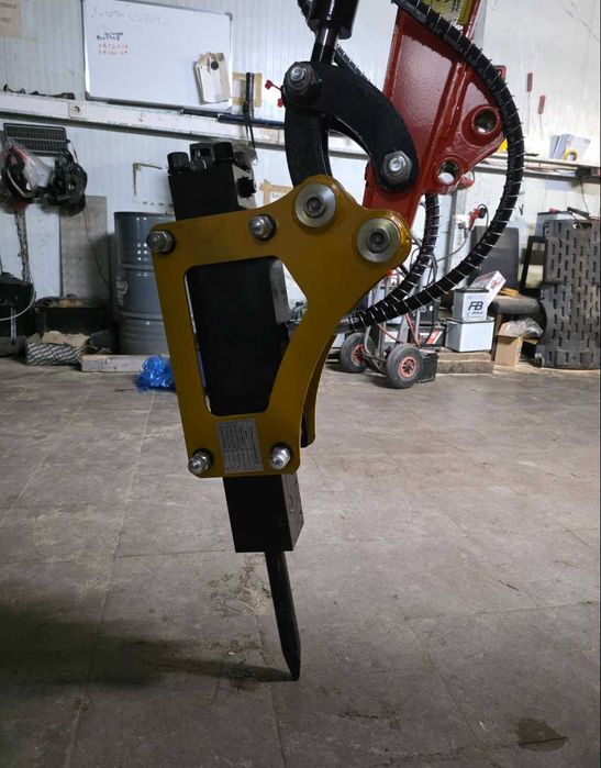 MARTELO HIDRÁULICO NOVO – 1.000 € (IVA incluído)