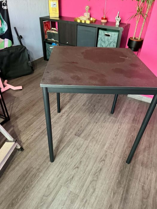 Mesa  IKEA  preta