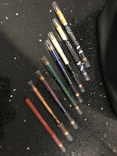 Mochila Preta Nova + OFERTA Artigo Maquilhagem à escolha