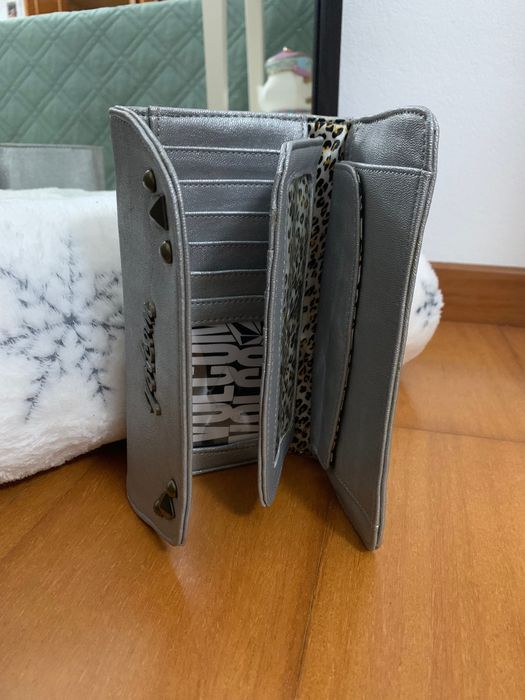 Carteira Volcom Prateada