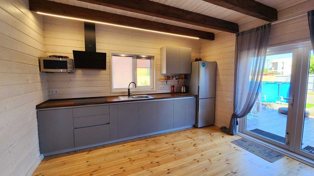 Продається сучасний будинок біля моря з авторським ремонтом