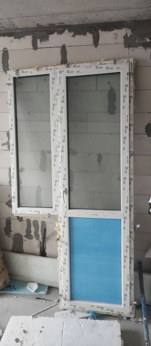 Продам б.у балконную дверь
