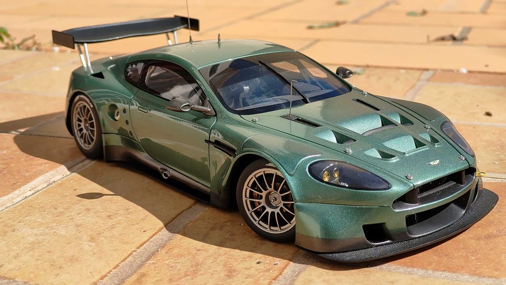 Aston Martin DB9R 24 hrs Le Mans 2005 Plain Body Version AutoArt