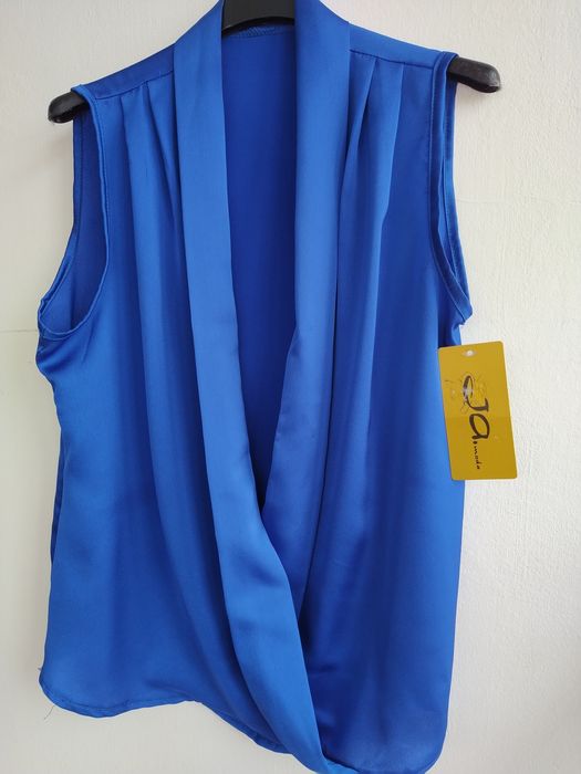 Blusa/ Top acetinado azul - Ja Moda - Tam. Único - Nova!