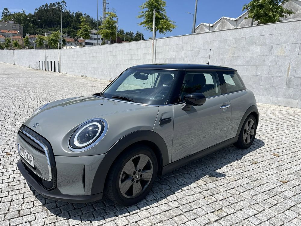 MINI 3 Portas Cooper Premium Essential Auto