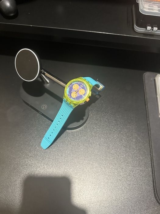 Swatch Neon Wave model SUSJ404