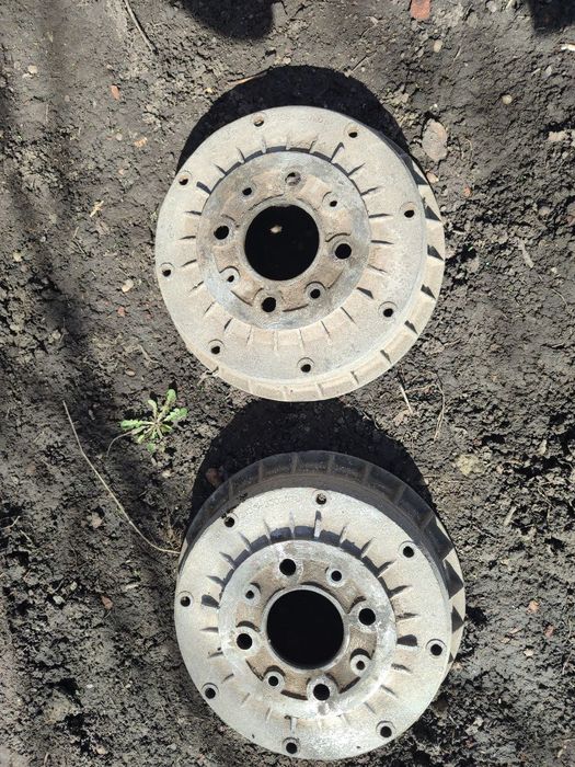 Гальмівні барабани