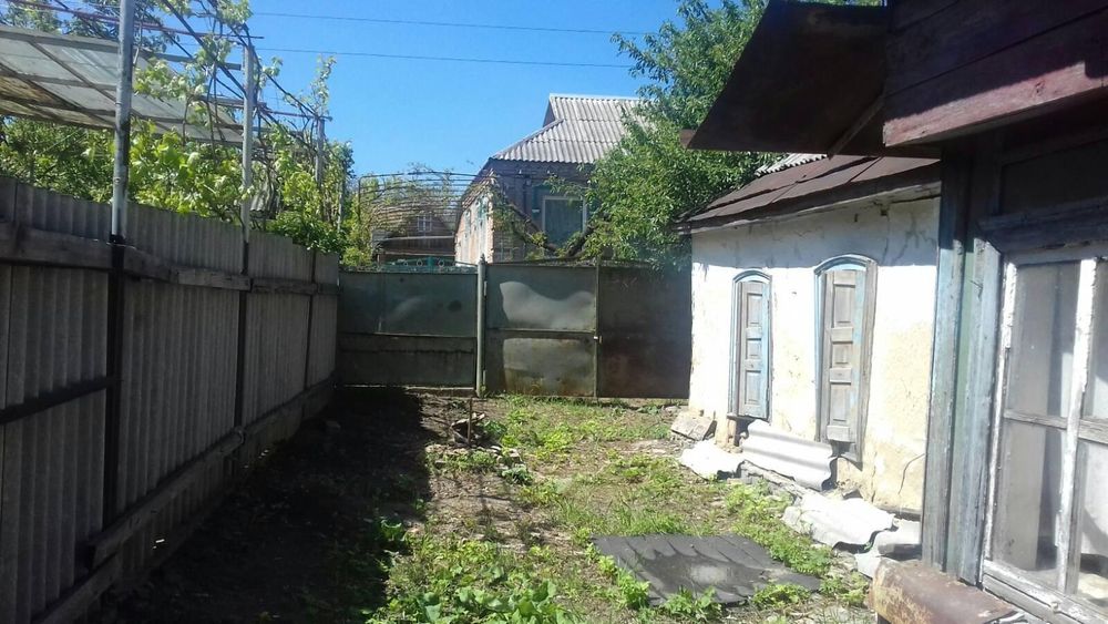 Продам півбудинку окремий двір Арнаутово