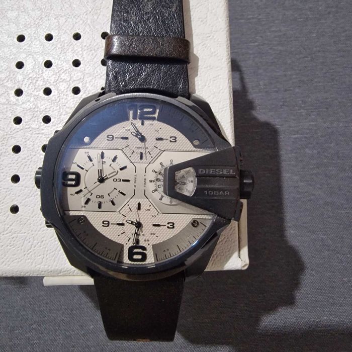 Relogio Diesel com pouco uso
