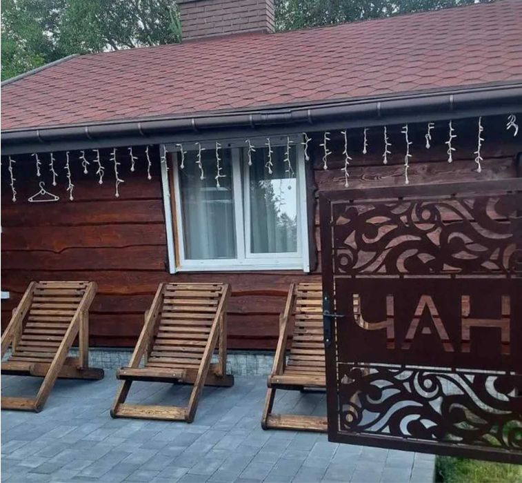 Великий котедж у мальовничому зеленому місці в горах Карпати Східниця