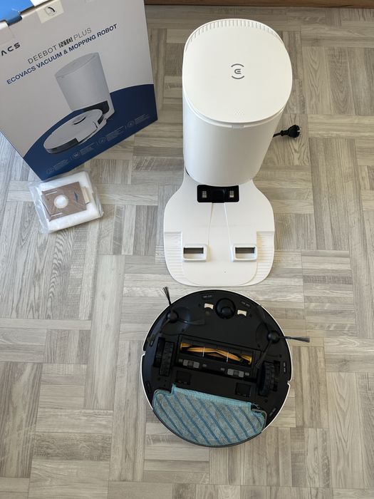 Миючий робот пилосос Ecovacs Deebot N10 Plus
