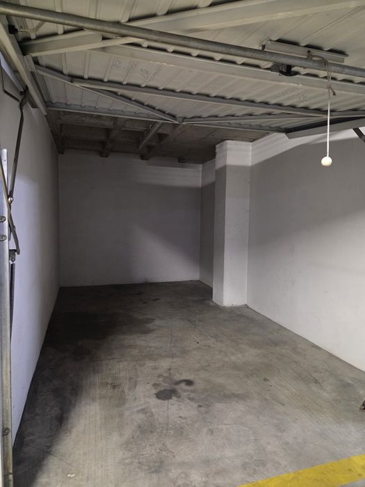 Alugo garagem em Maximinos