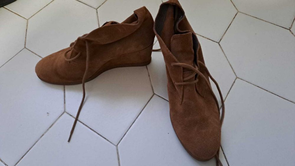 Sapatos de Senhora - Camurça Castanha- Como novos