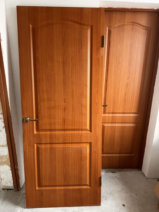 Продам двері в гарному стані