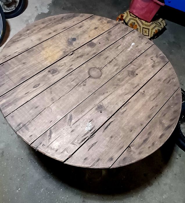 Mesa de madeira (bobine)