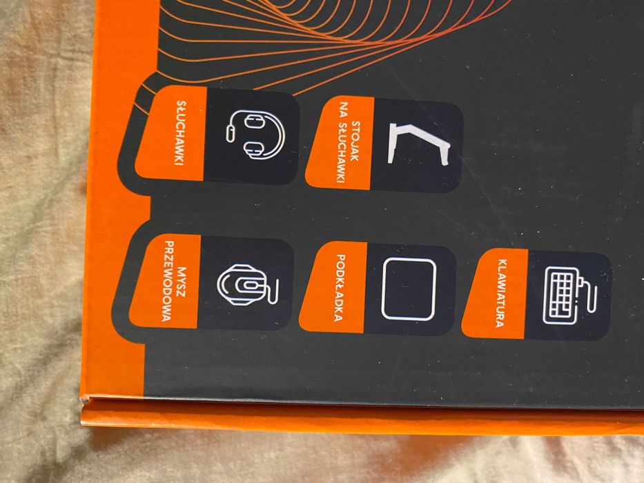 Klawiatura GAMING-a Mysz, Słuchawki, Stojak, Podkładka. GS 496 C 5 w 1