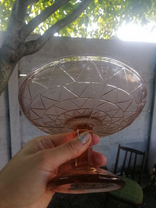 Продам вазы под конфеты или фрукты.