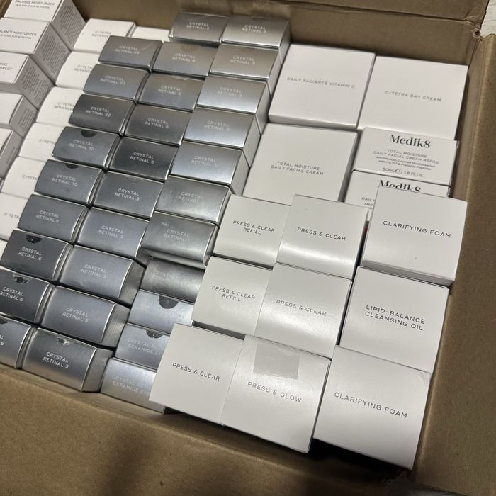 SALE‼️Нова косметика Medik8 креми Total Moisture daily night retinal