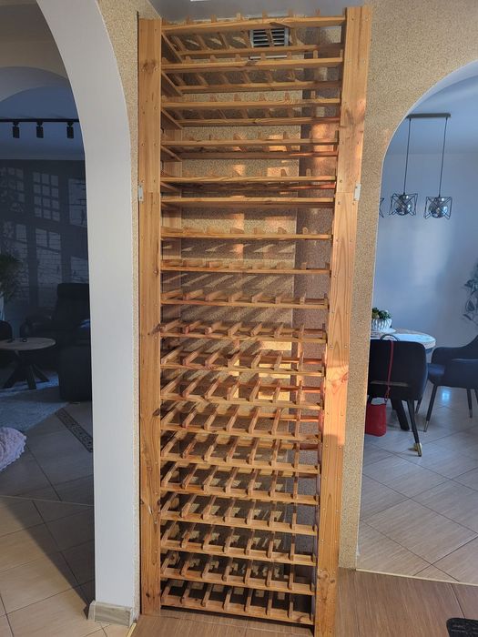 Stojak na wino drewniany