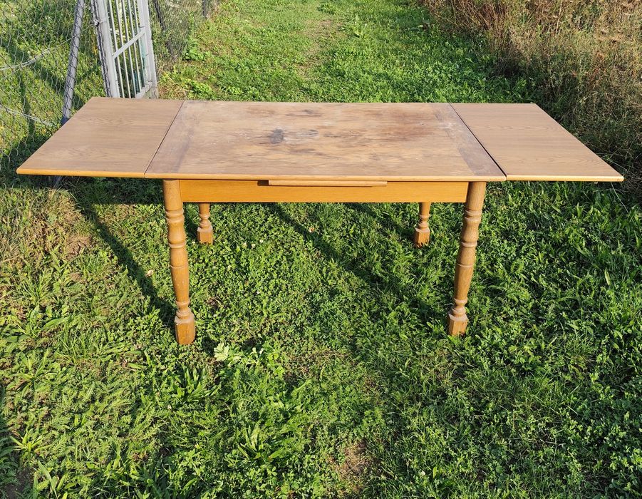 Stół drewniany, rozkladany do odnowienia