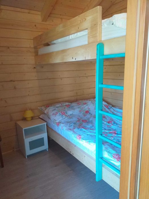 Wynajem domek 6os  MAZURY nad JEZIOREM z PRYWATNĄ PLAŻĄ.