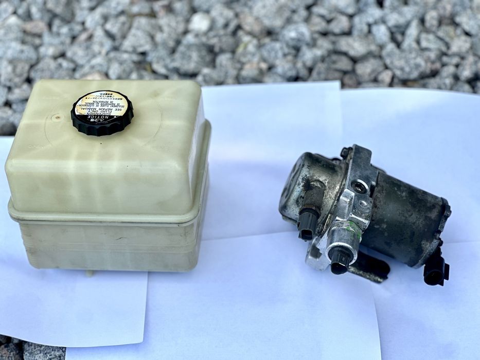 Насос Гідро Підвіски Toyota Land Cruiser 100 4.7  Бензин