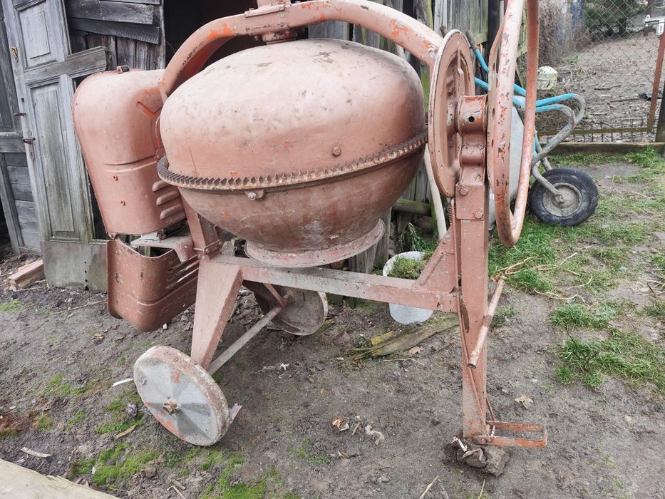 Betoniarka lescha na siłę