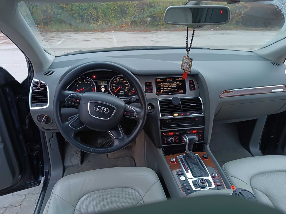 Audi q7 2013 рік