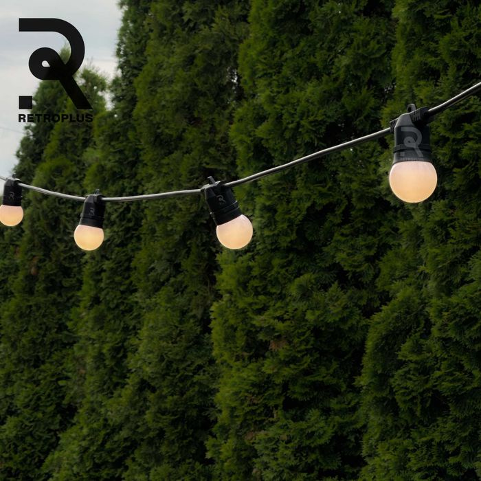 Качественная гирлянда для улицы.