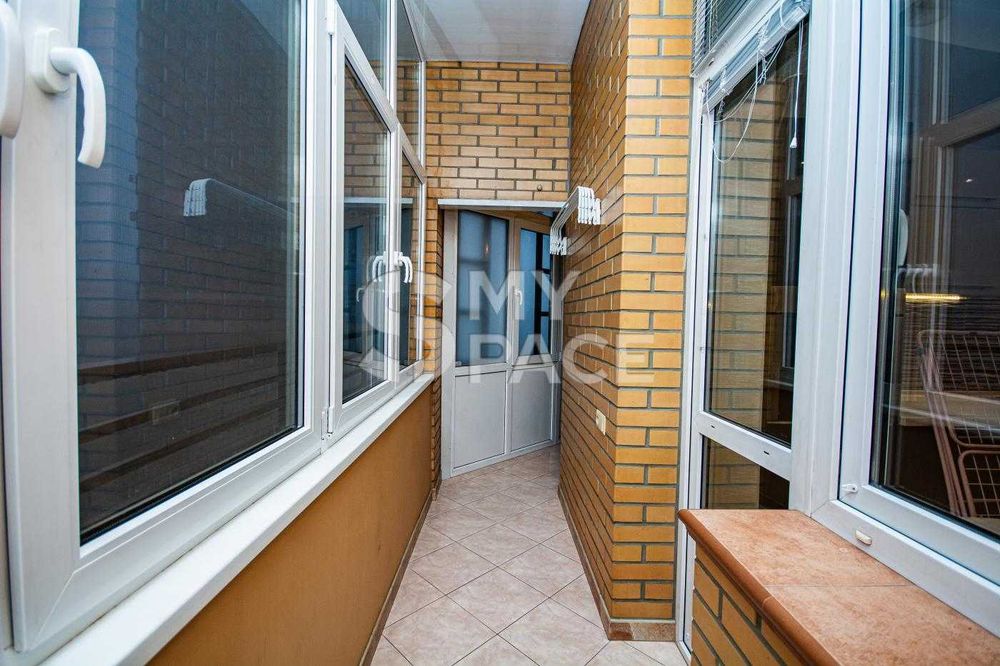 Коновальця Алмазова ЖК Митець 2к Якісна  74.3 м² Печерськ Центр