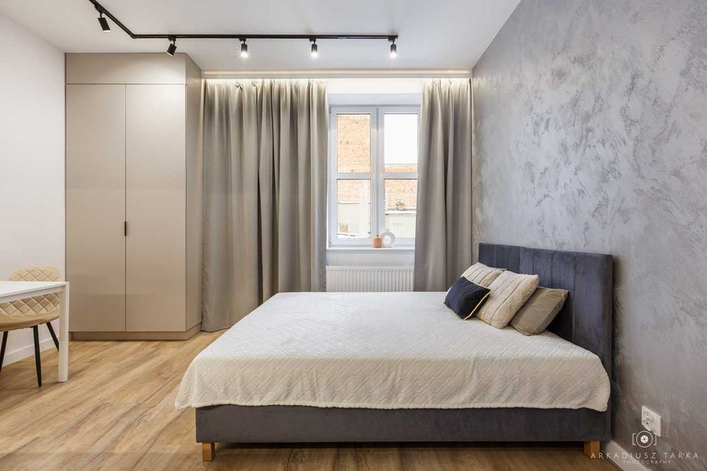 Kawalerka inna niż wszystkie | Strusia 11 na Łazarzu | jasne designerskie wnętrze, nowoczesny styl | Park Wilsona i tramwaj obok