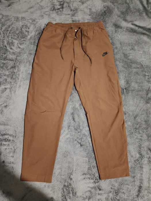 Штани Чоловічі Nike Sportswear Commuter Pants Tech British Tan DM6621-281 (Оригінал)