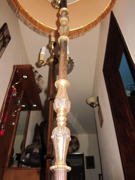 Candeeiro Vintage de pé alto em Bronze