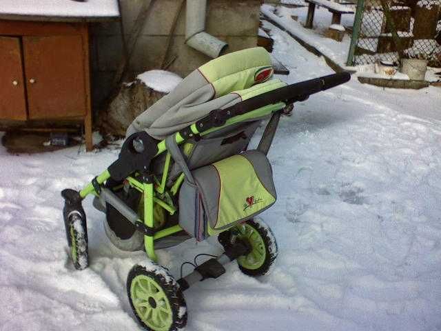 Коляска.          .