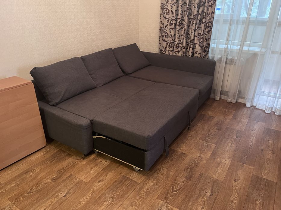 Диван кутовий IKEA