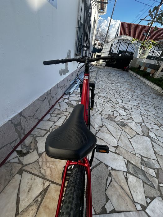 Vendo Bicicleta nova  um mes de uso apenas