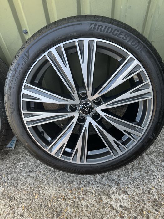 Диски Audi R20 A4, A6, Q3, Q5,оригінал з літніми шинам Bridgestone