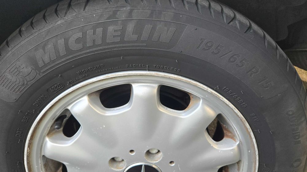 Jantes Originais Mercedes Clássico 15" com 4 pneus 195/65R15" bom piso
