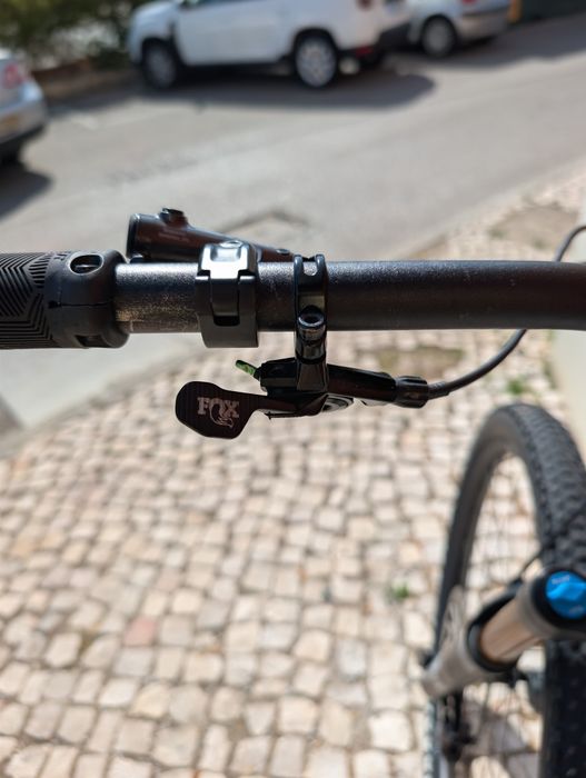 Cube stereo EX carbono