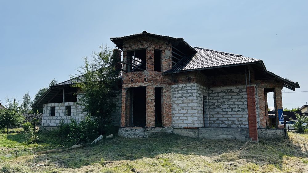 Будинок (незавершене будівництво) в Зміїнці, вулиця Калинова, 7