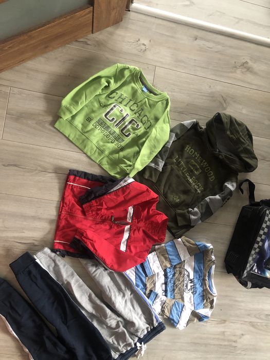 Paka ubrań dla chłopca 104 do przedszkola plecak super h&m